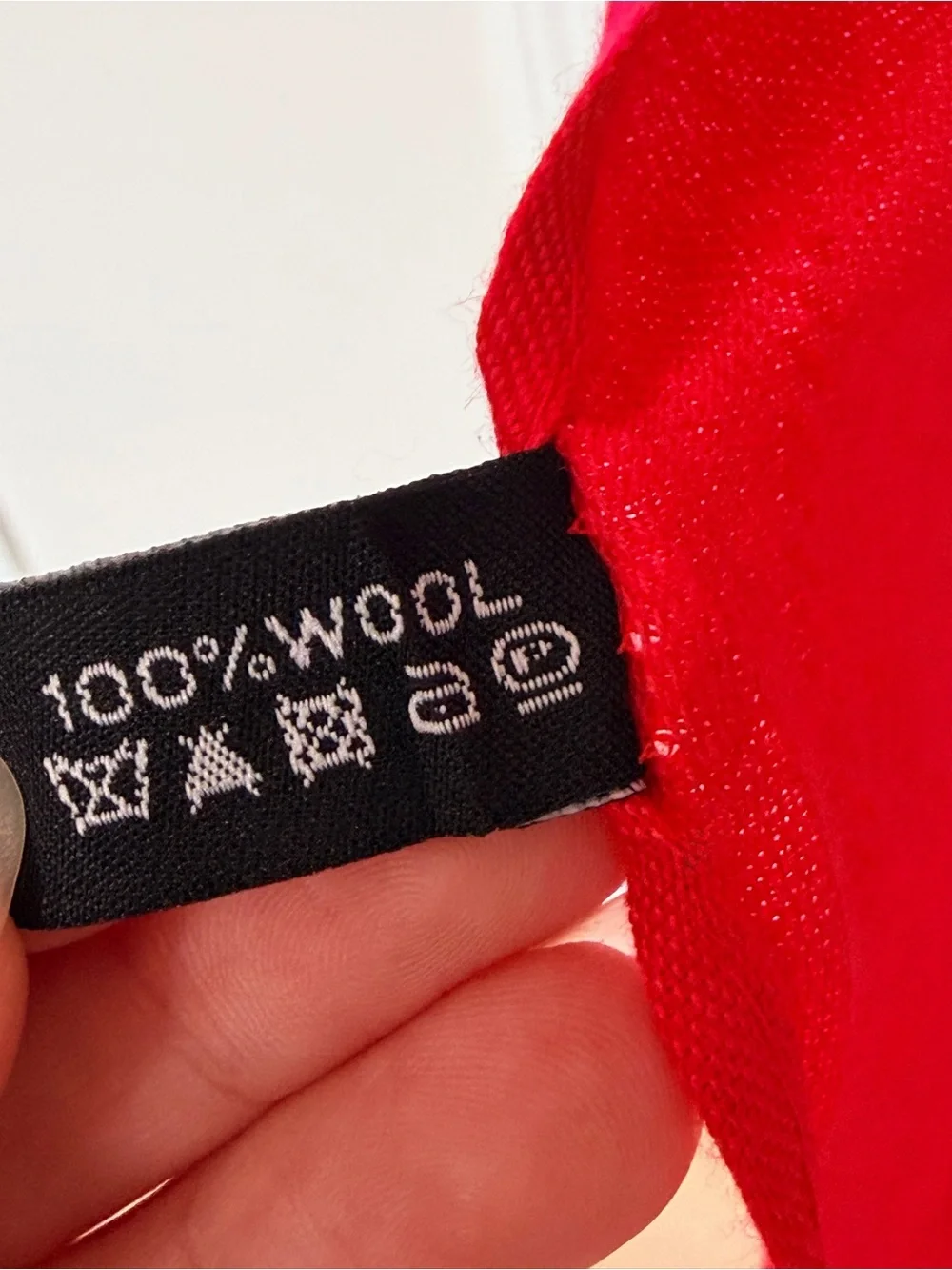 RARE Vintage Gucci 100% Wool Red Stole Shawl Wrap Scarf Made in France Large